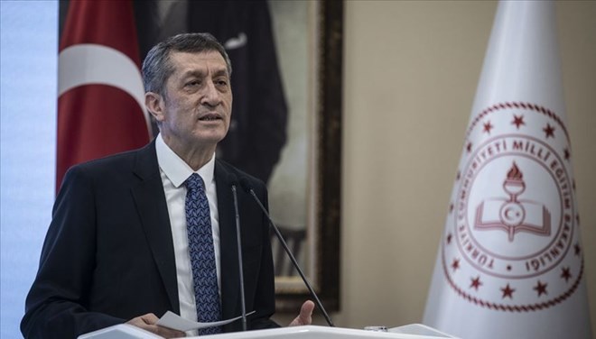Bakan Selçuk bir şey söyledi… KİMSE ANLAMADI!