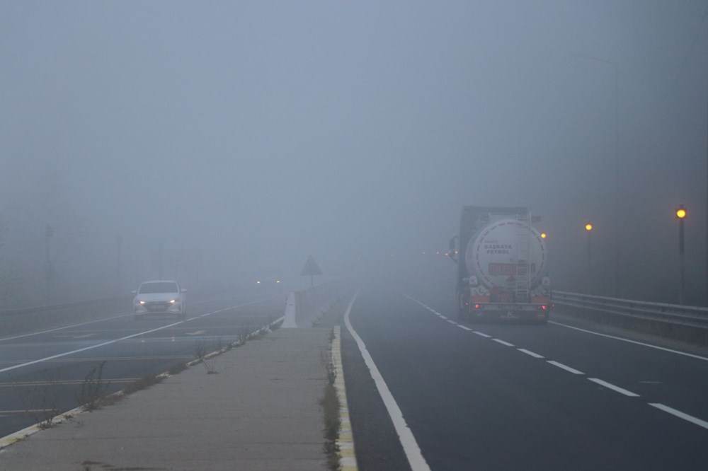 Ankara yolu sıkıntılı… GÖRÜŞ MESAFESİ SADECE 30 METRE