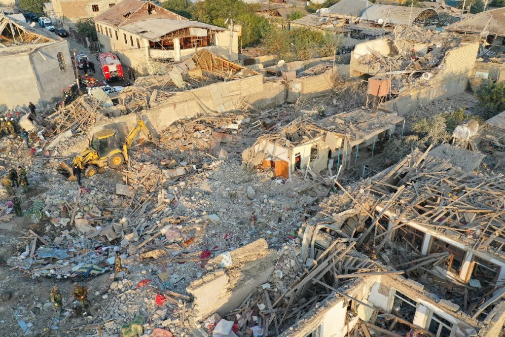 DELİKANLI(!) Ermenistan SİVİLLERİ UYKUDA VURDU!