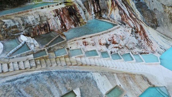 Pamukkale değil… BİLİN BAKALIM NERESİ!