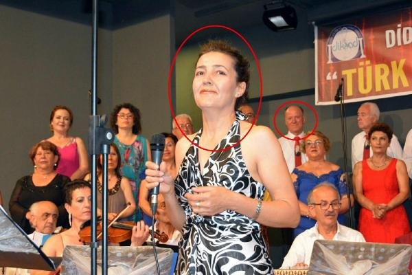 Emekli hemşire KATİL ZANLISI İLE ŞARKI SÖYLEMİŞ!