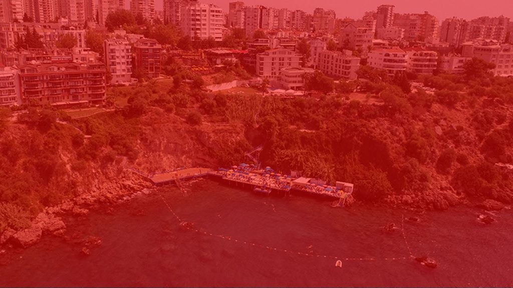 Cesedi kayalıklarda bulundu… KAFASI YOKTU!