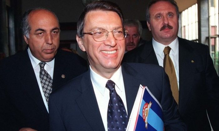 Mesut Yılmaz hayatını kaybetti. CENAZE TÖRENİNİN DETAYLARI BELLİ OLDU