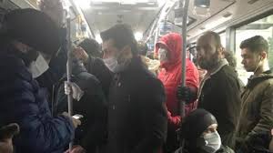 Maske kavgası: KADIN TÜKÜRDÜ, OTOBÜSTEN ATILDI!
