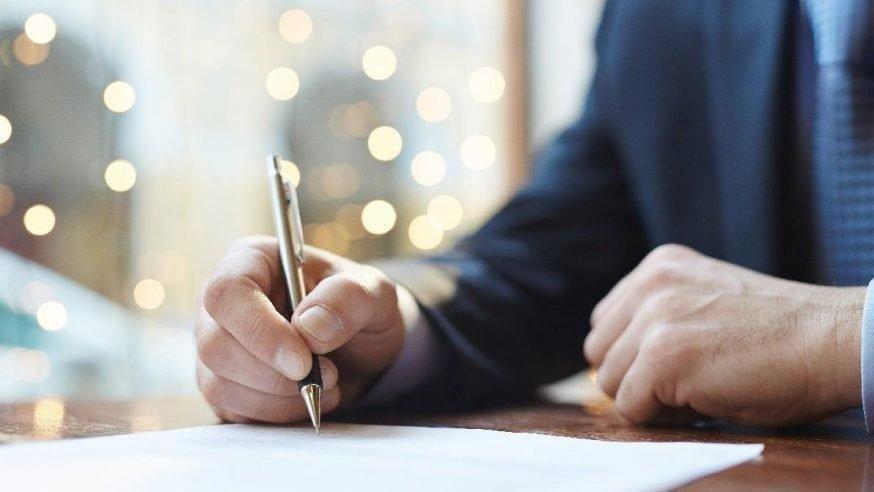 Krizde herkes ağlarken SİGORTACILARIN YÜZÜ GÜLÜYOR