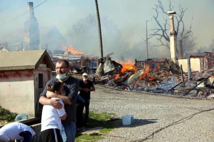 Son dakika: BİR KÖYÜN YARISI KÜL OLDU!