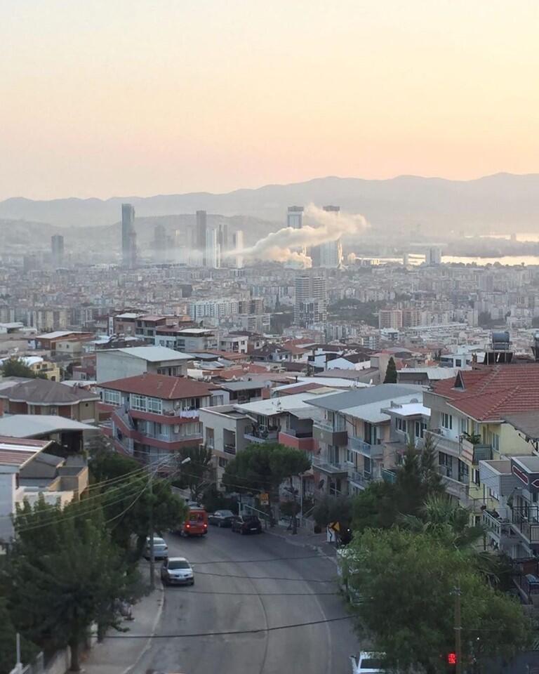İzmir”in yüreği ağzına geldi: KORKUTAN YANGIN