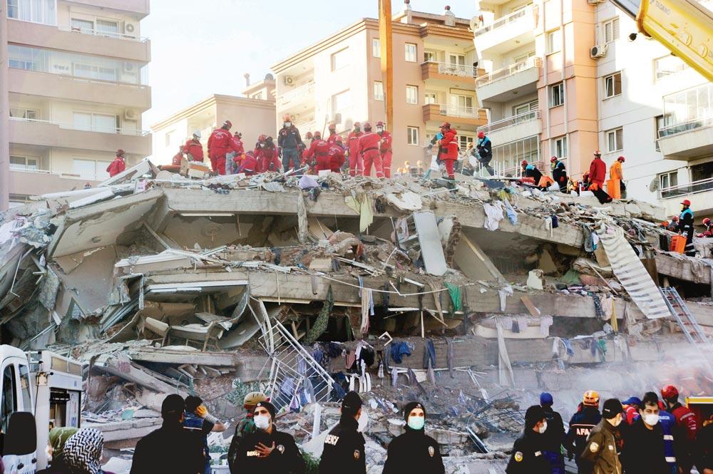 Müteahhit dede 2 DEPREMDE 3 TORUN 1 GELİN KAYBETTİ!