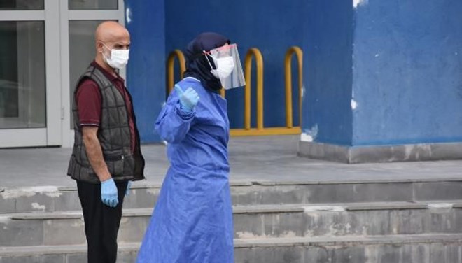Ayaklı Korona Virüs YİNE KARANTİNADAN KAÇTI!