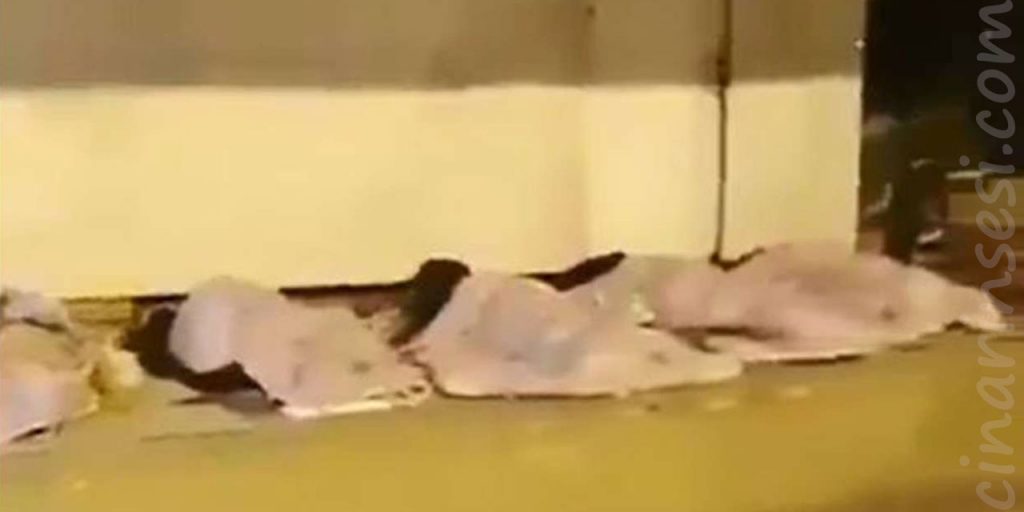 Onlarca evsiz, SOKAKTA YATARKEN GÖRÜNTÜLENDİ