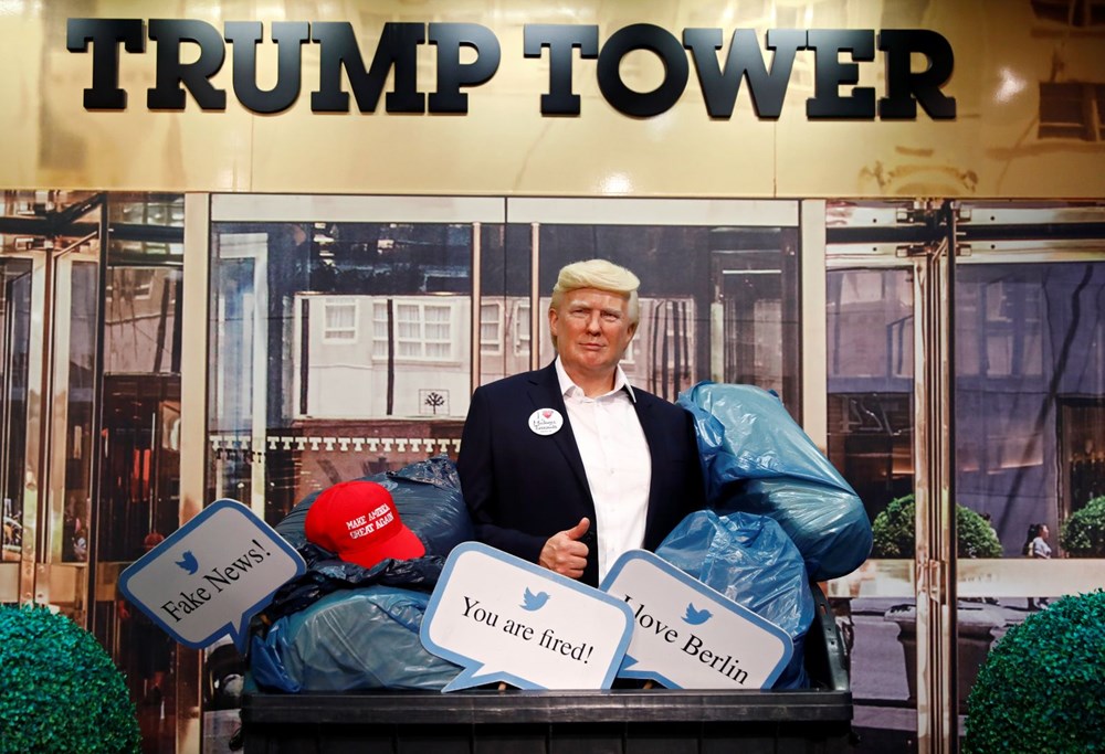 Ünlü müzede TRUMP HEYKELİ ÇÖPE ATILDI!