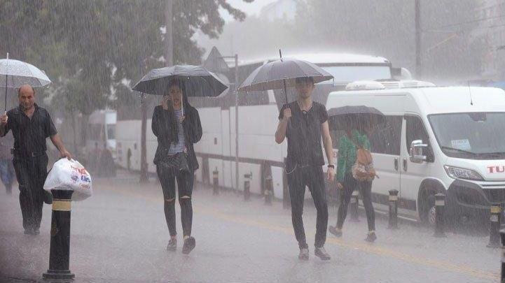 Meteoroloji sabahın köründe uyardı: YAĞMUR YİNE FENA GELİYOR!